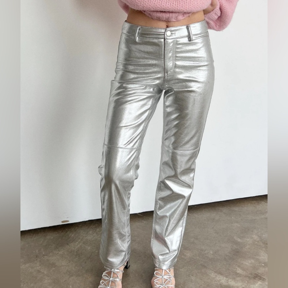 NWT ALMOST FAMOUS DAD Junior Jeans Metallic Silver size 9